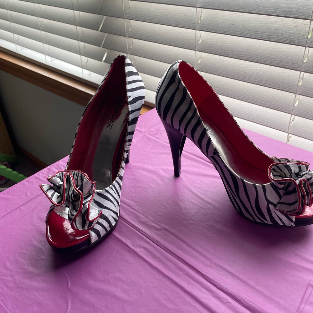 Stylish Zebra Print Women's Heels